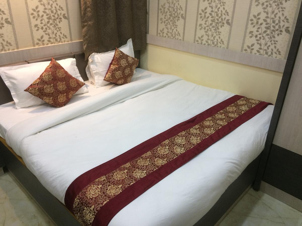 Hotel Rahil Palace Varanasi Exterior foto