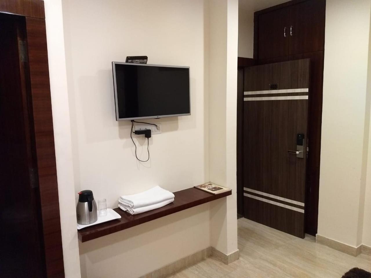 Hotel Rahil Palace Varanasi Exterior foto