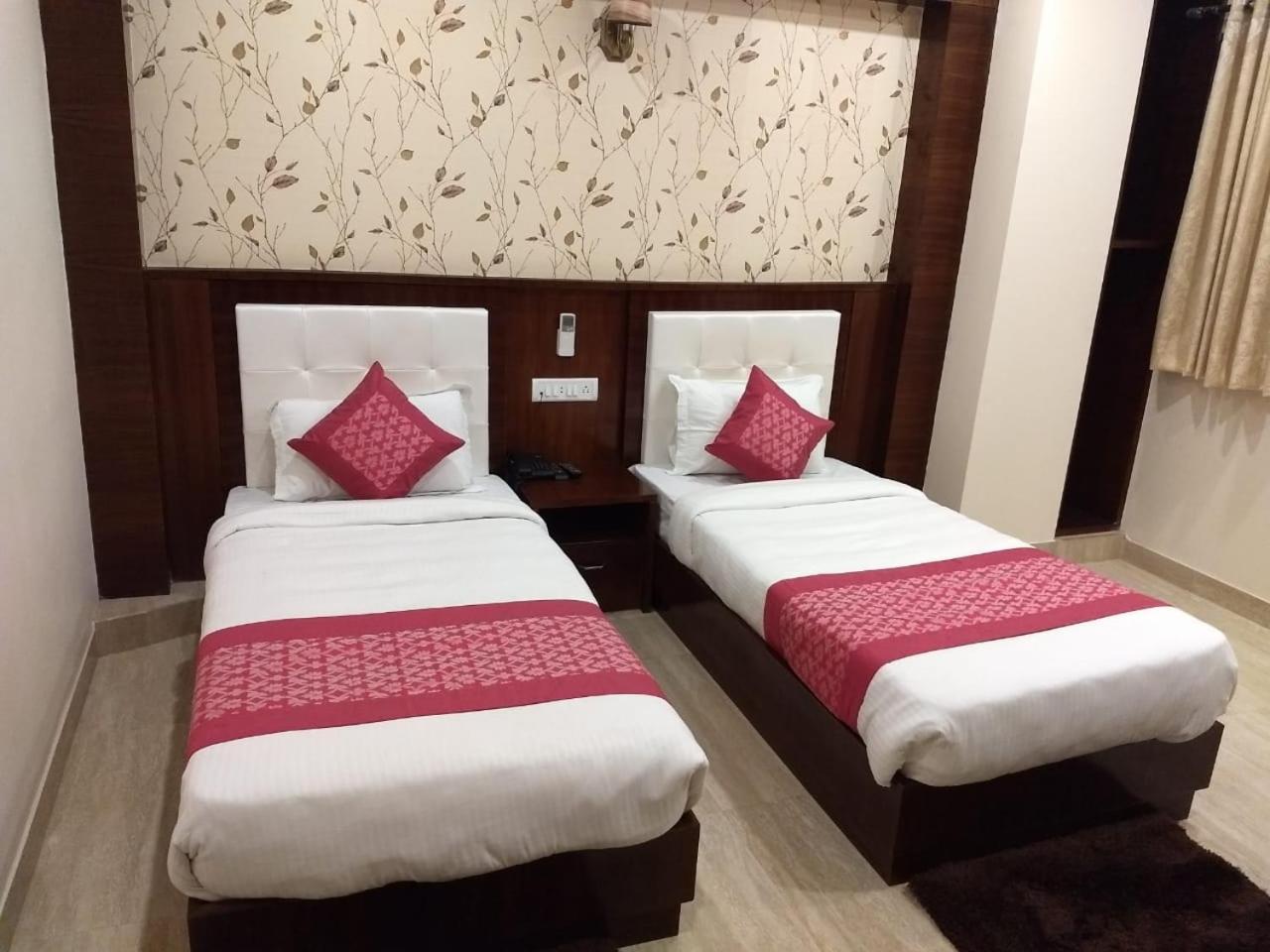 Hotel Rahil Palace Varanasi Exterior foto