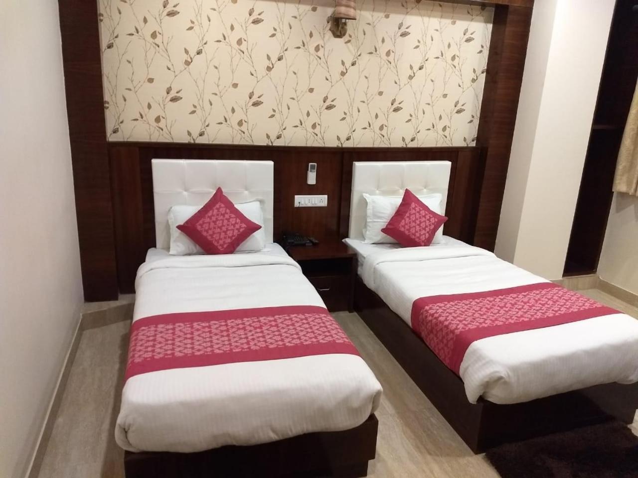Hotel Rahil Palace Varanasi Exterior foto